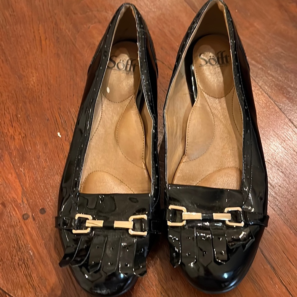 Sofft Women’s flats.